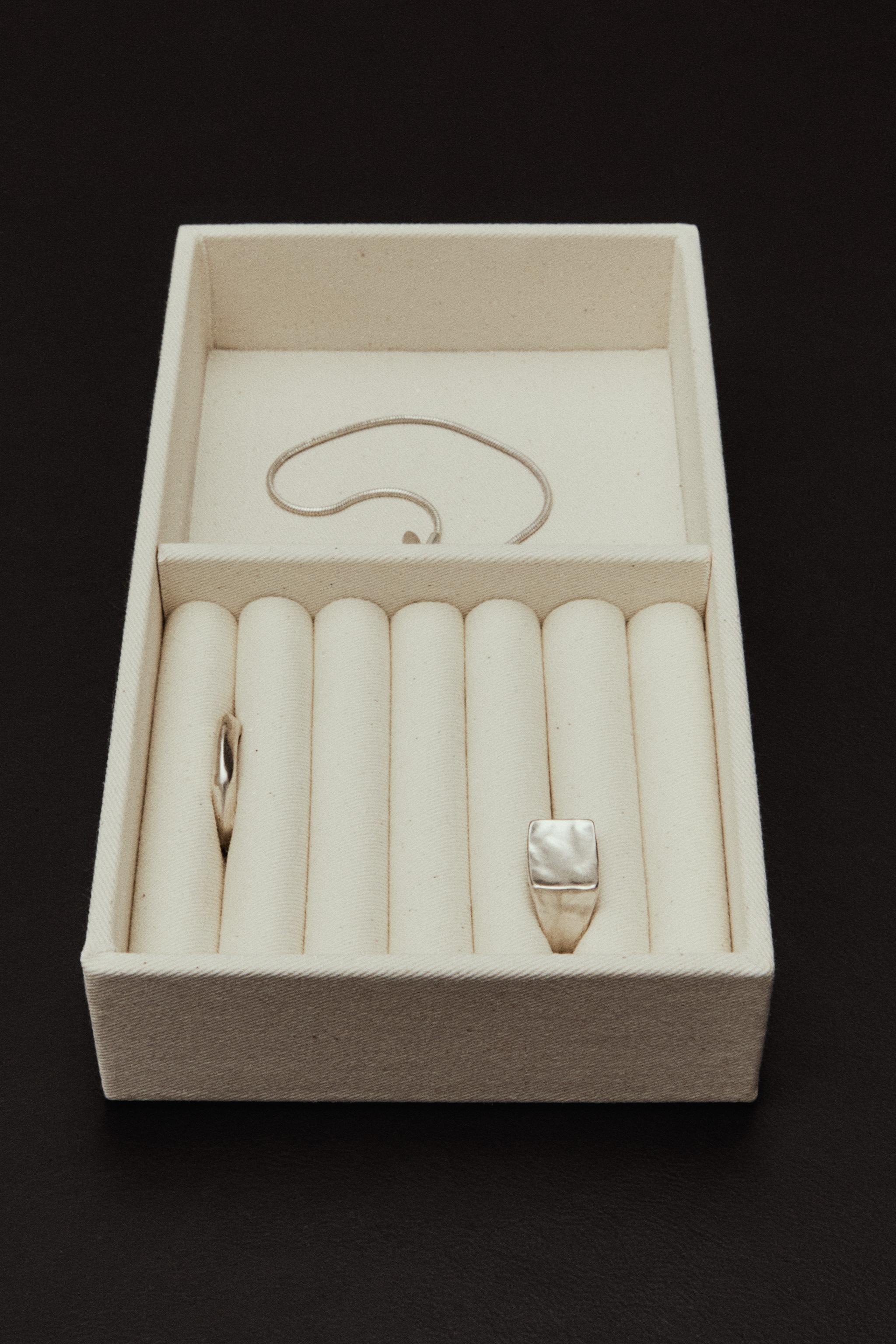 COTTON JEWELRY ORGANIZER